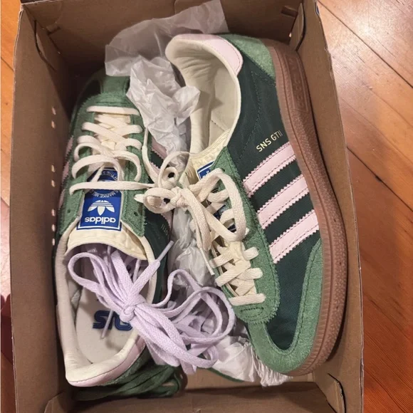 Adidas GT II Green and White Sneakers - Picture 2 of 8